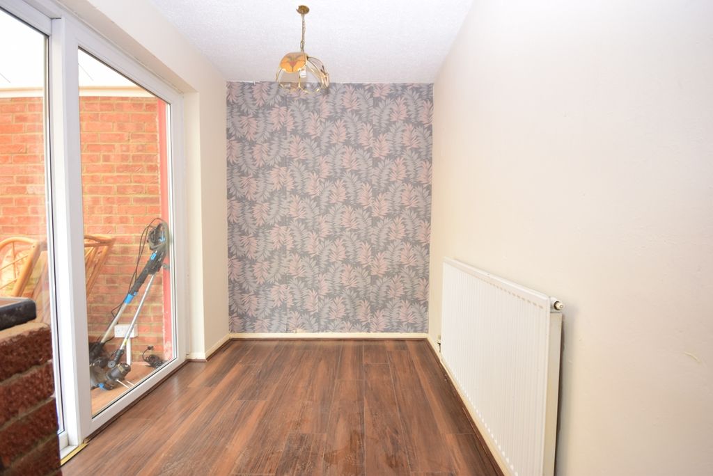 Property photo 2 of 10 Dining Area
