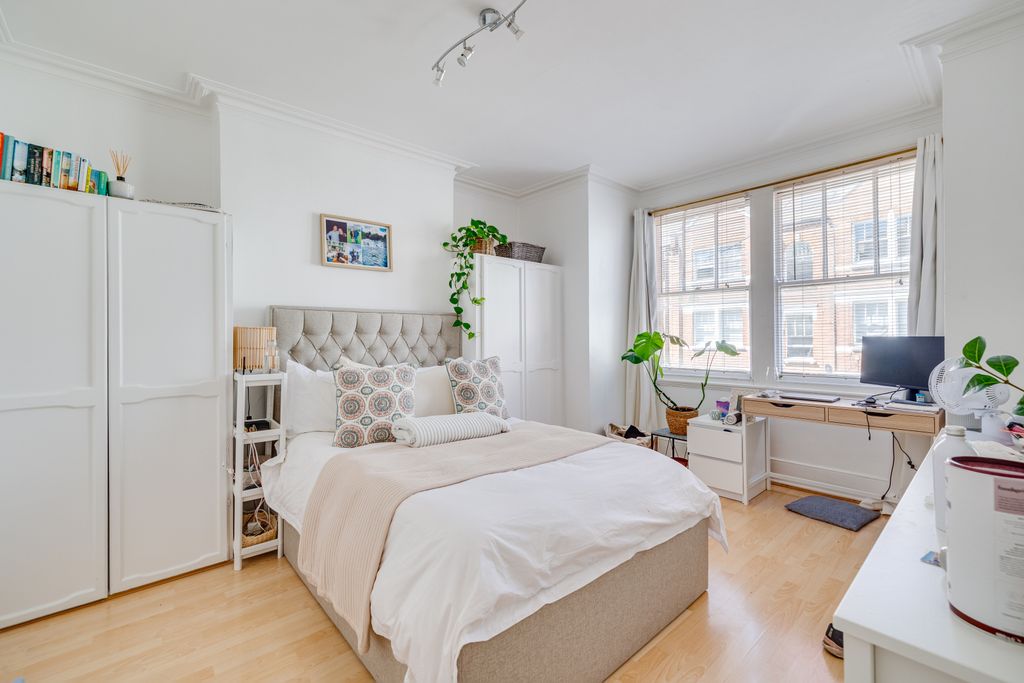 Property photo 3 of 6