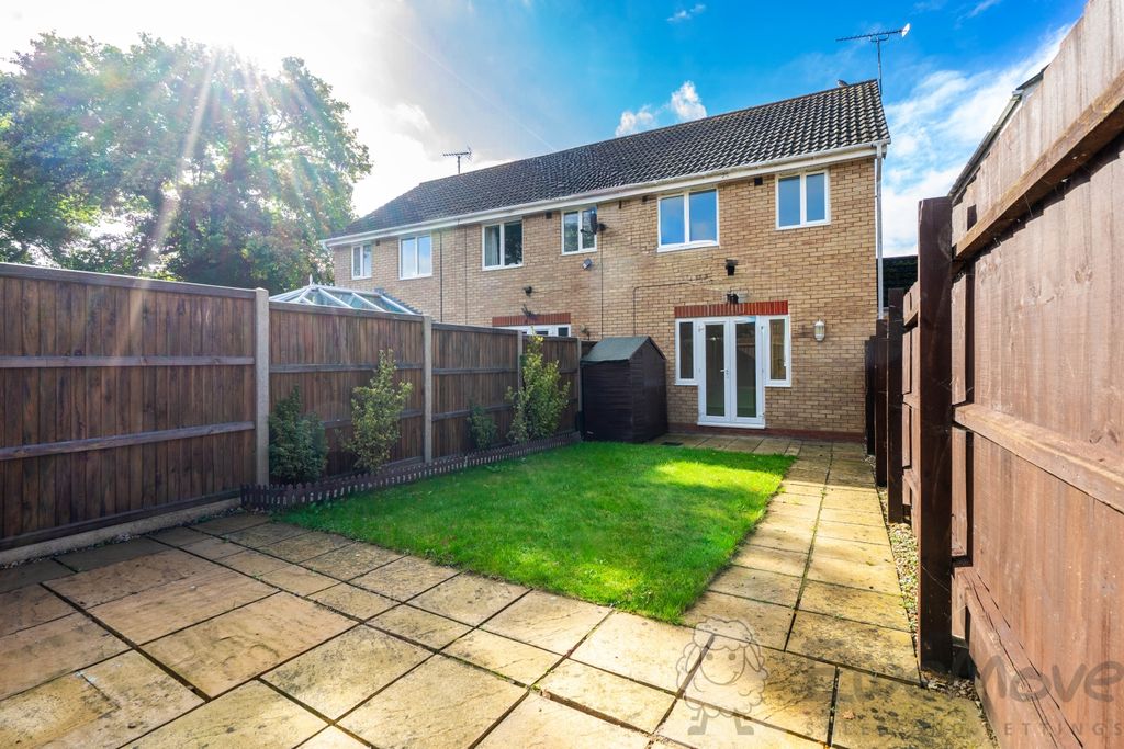 Property photo 2 of 8 Garden