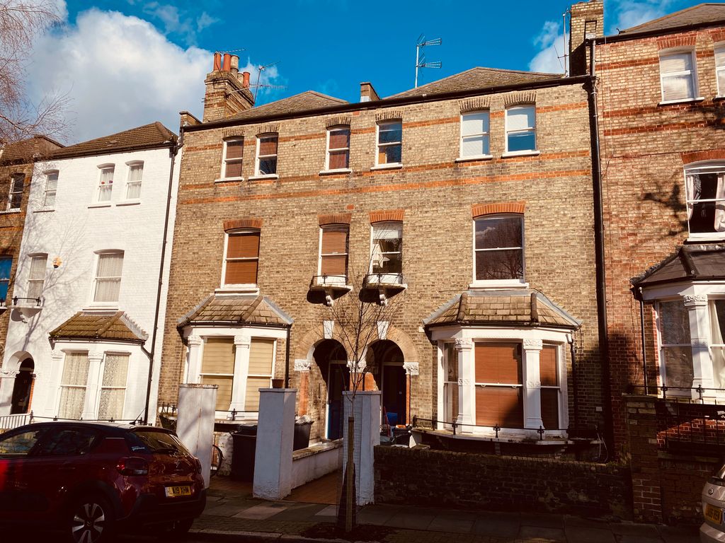 Property photo 3 of 6