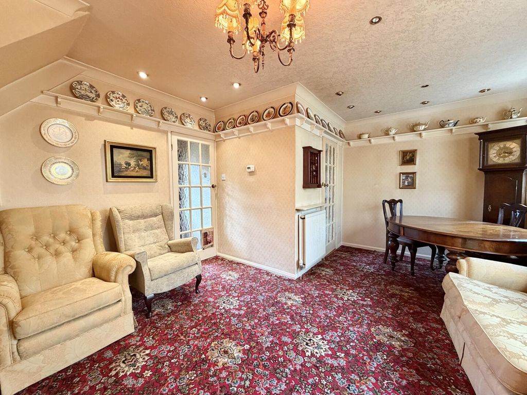 Property photo 2 of 15 Lounge/Diner