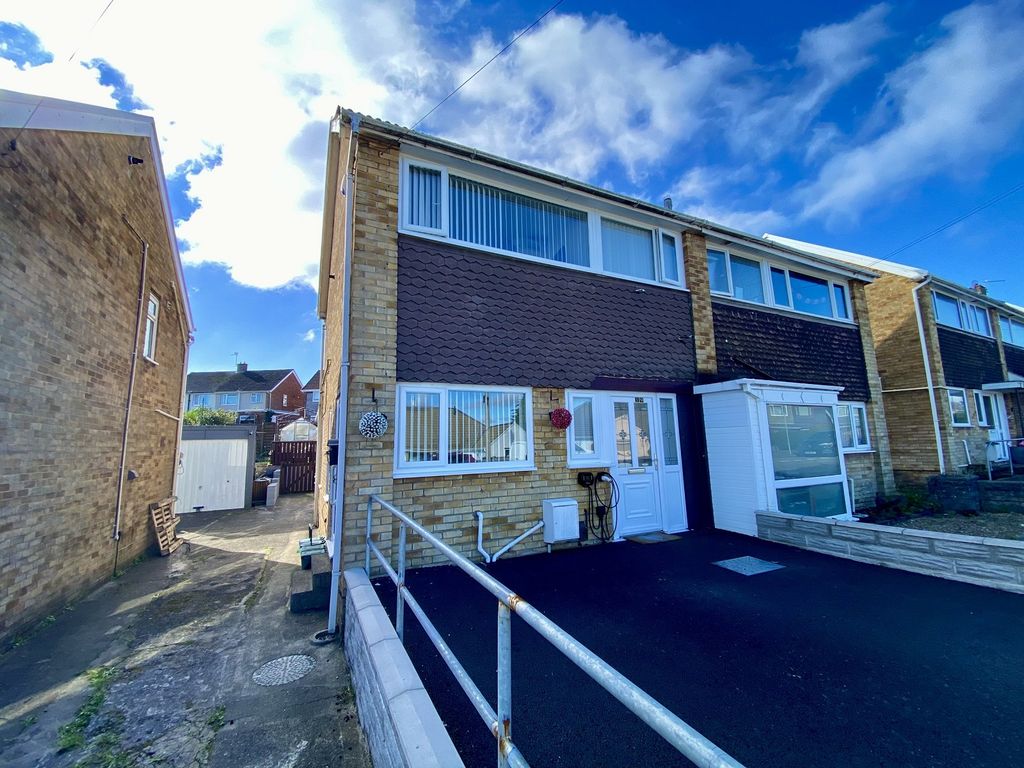 Property photo 1 of 17 Main Image