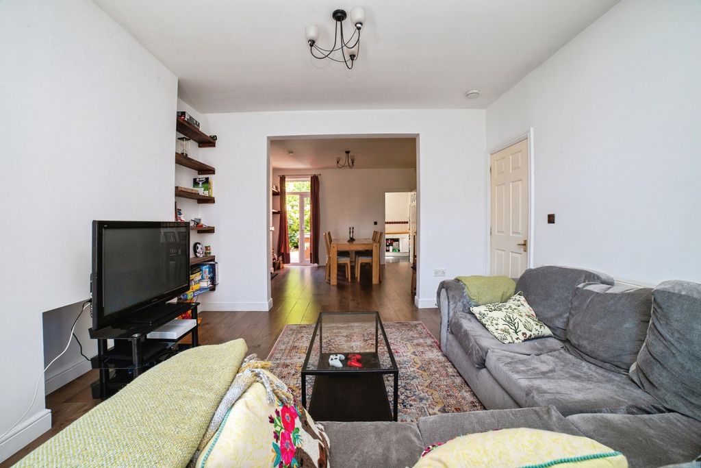 Property photo 3 of 17 Pbox-Img.Jpg