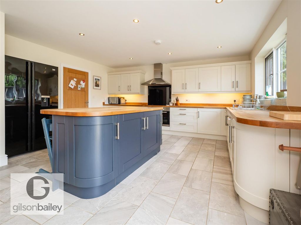 Property photo 3 of 36 Ashtreehouse-32.Jpg