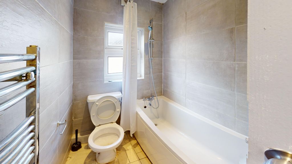 Property photo 2 of 16 Image