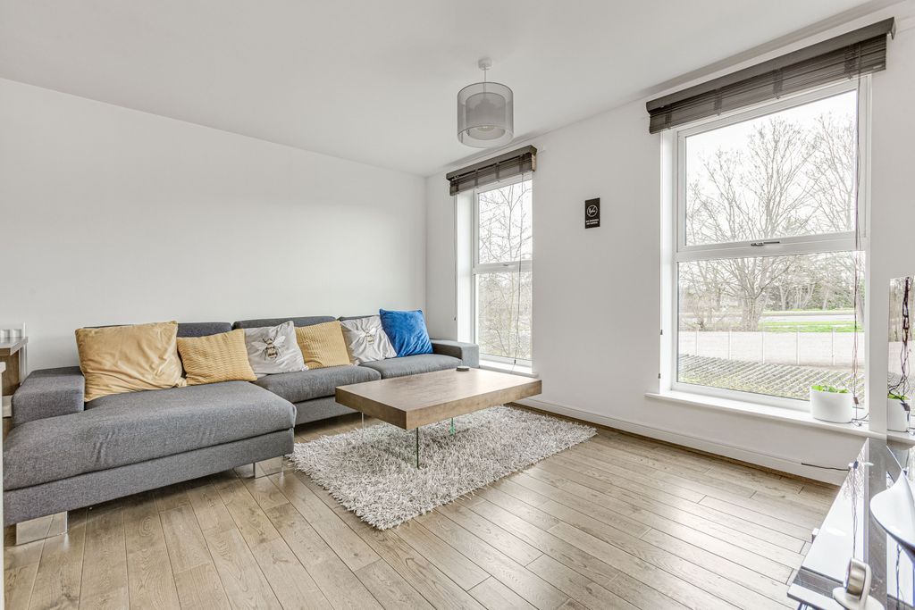 Property photo 2 of 9