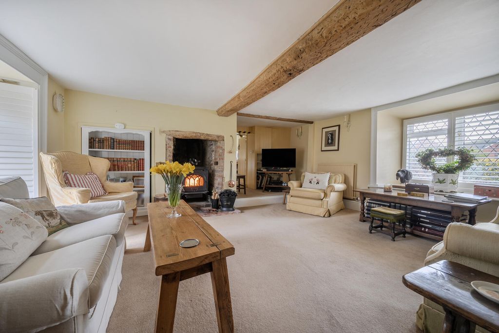 Property photo 3 of 21 Living Room