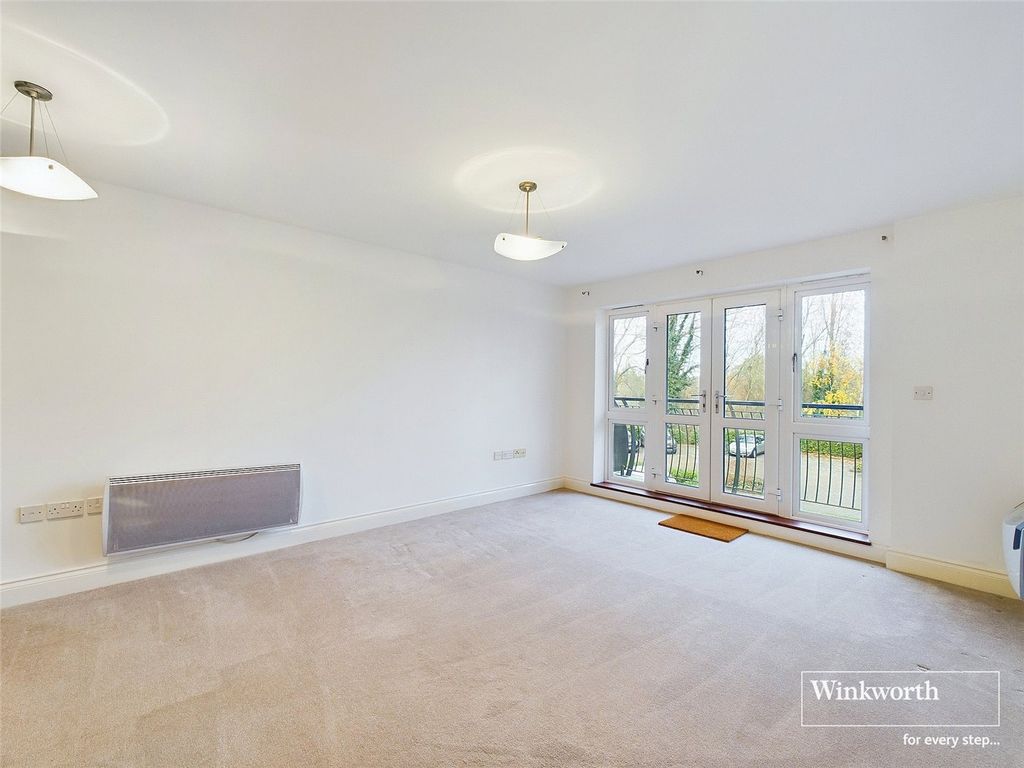 Property photo 3 of 9 Picture No. 18