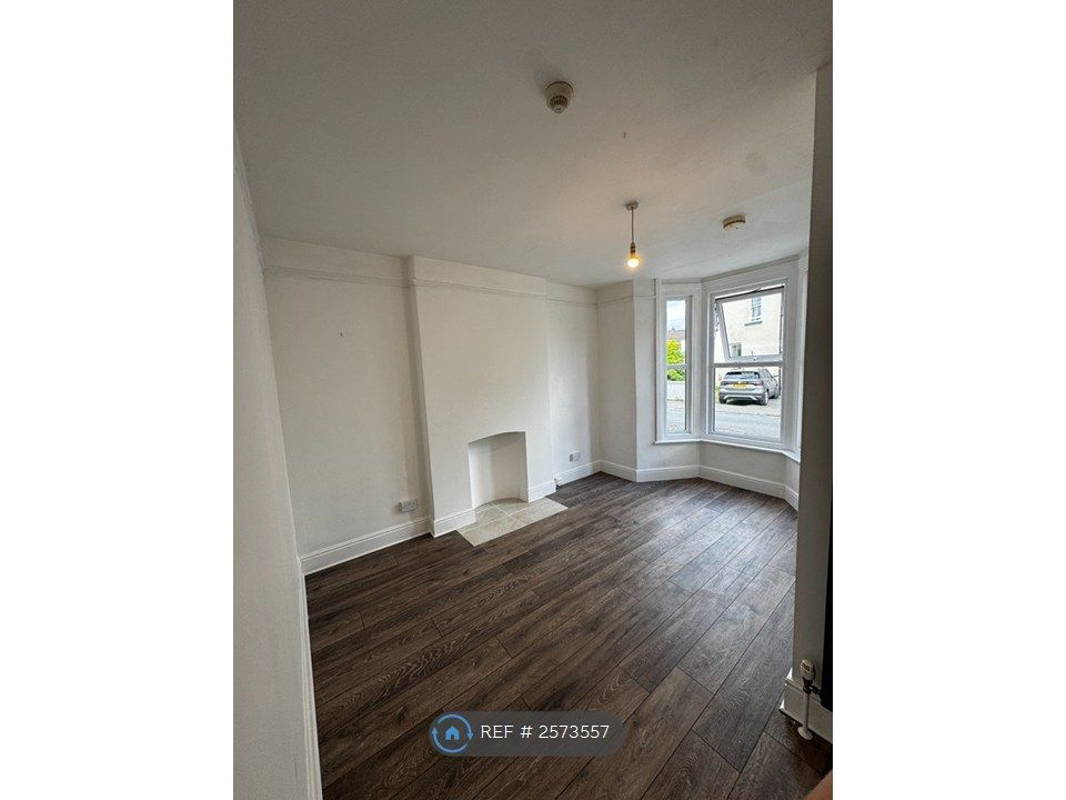 Property photo 1 of 20 Ground Floor Bedroom: £625