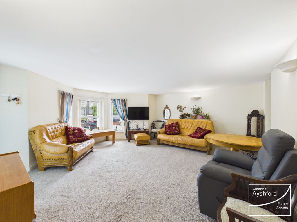 Property photo 2 of 17