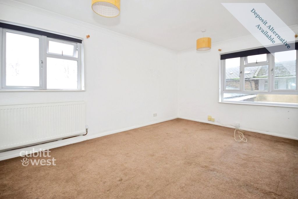 Property photo 2 of 8 Lounge