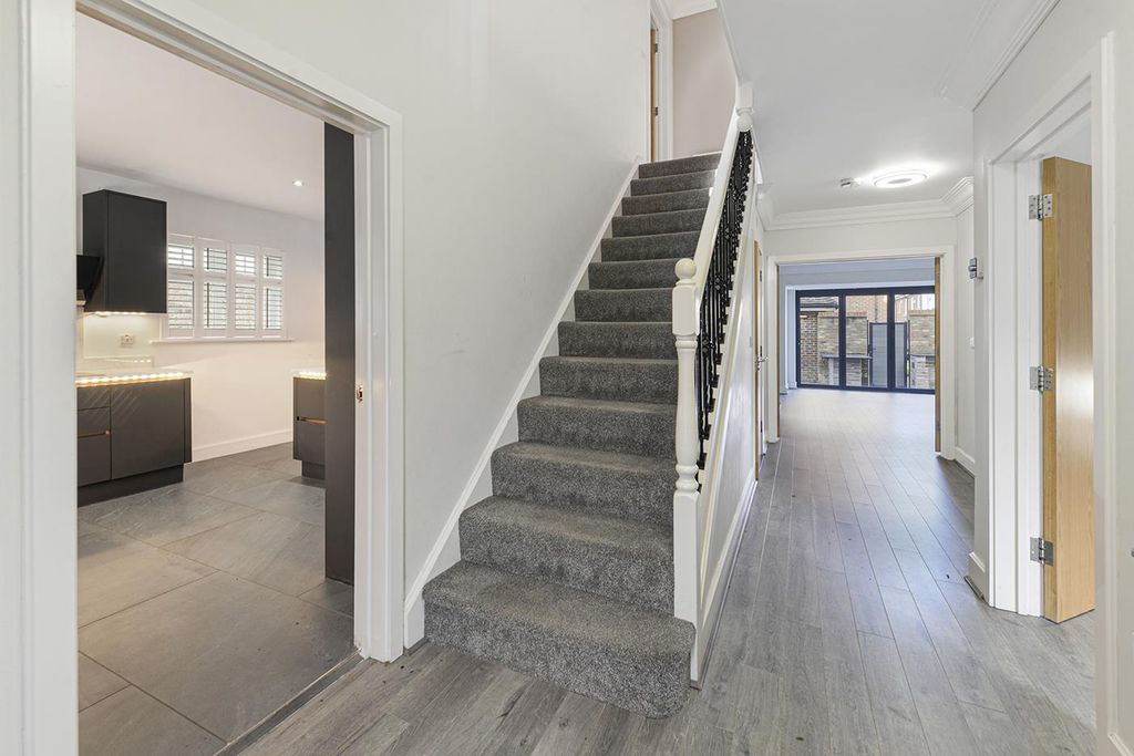 Property photo 2 of 25 64Braeburn02.Jpg