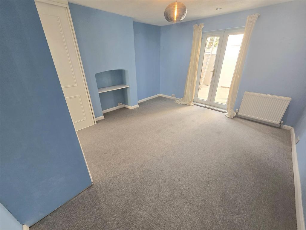 Property photo 3 of 9 Bedroom 1