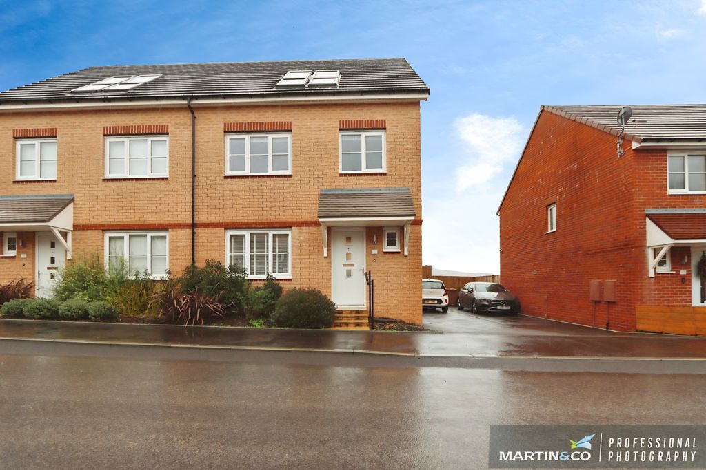 Property photo 1 of 31