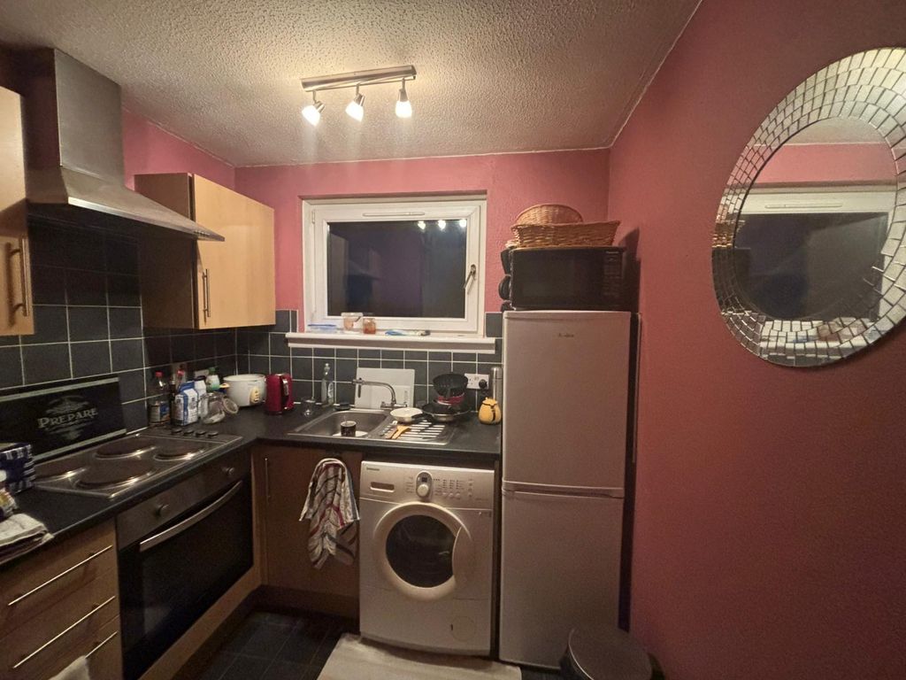 Property photo 3 of 6