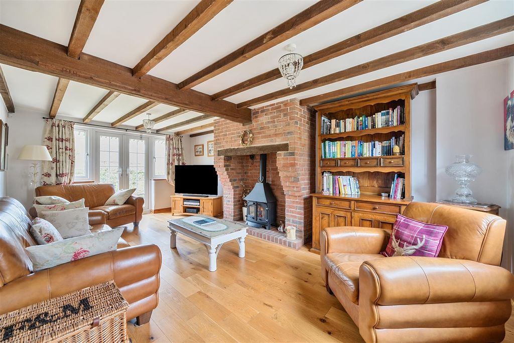 Property photo 2 of 24 Sitting Room