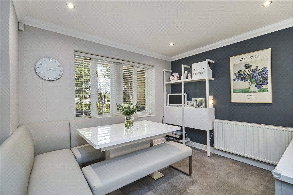Property photo 3 of 23 Dining Area