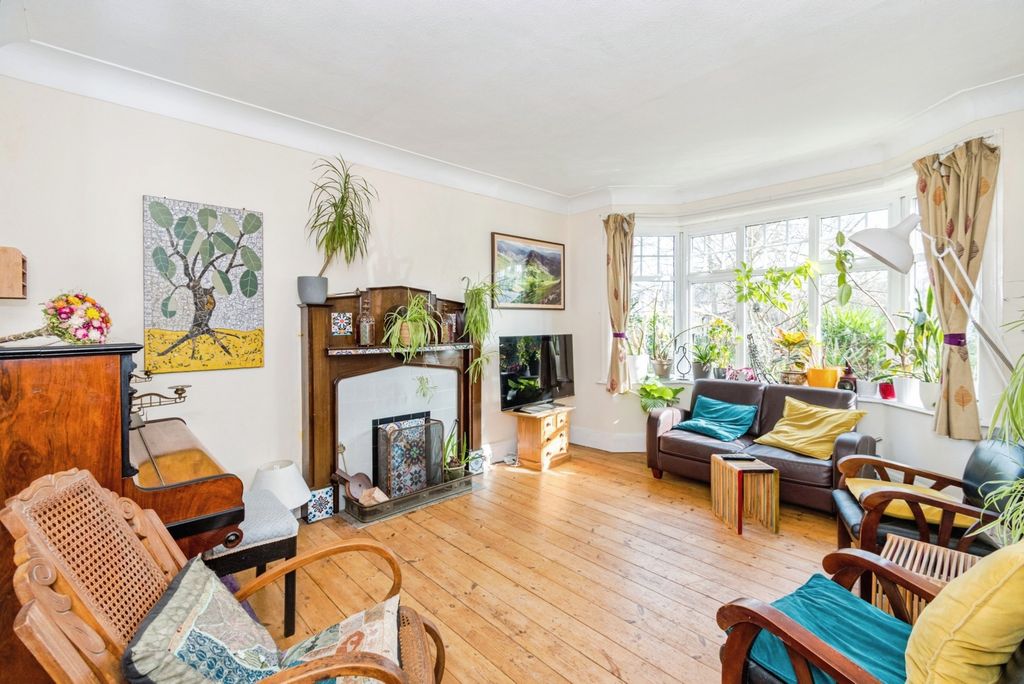 Property photo 3 of 17 Pbox-Img.Jpg