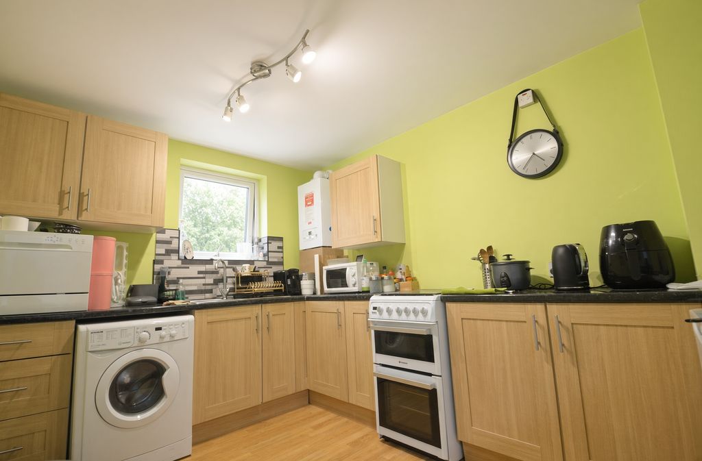 Property photo 3 of 6 Pz7Ea