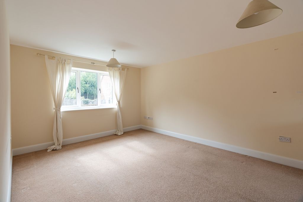 Property photo 3 of 9 Living Room