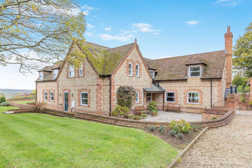 Property photo 1 of 44