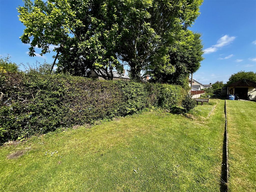 Property photo 2 of 10