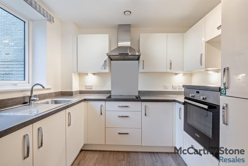 Property photo 2 of 11 8676191-Interior11-800.Jpg