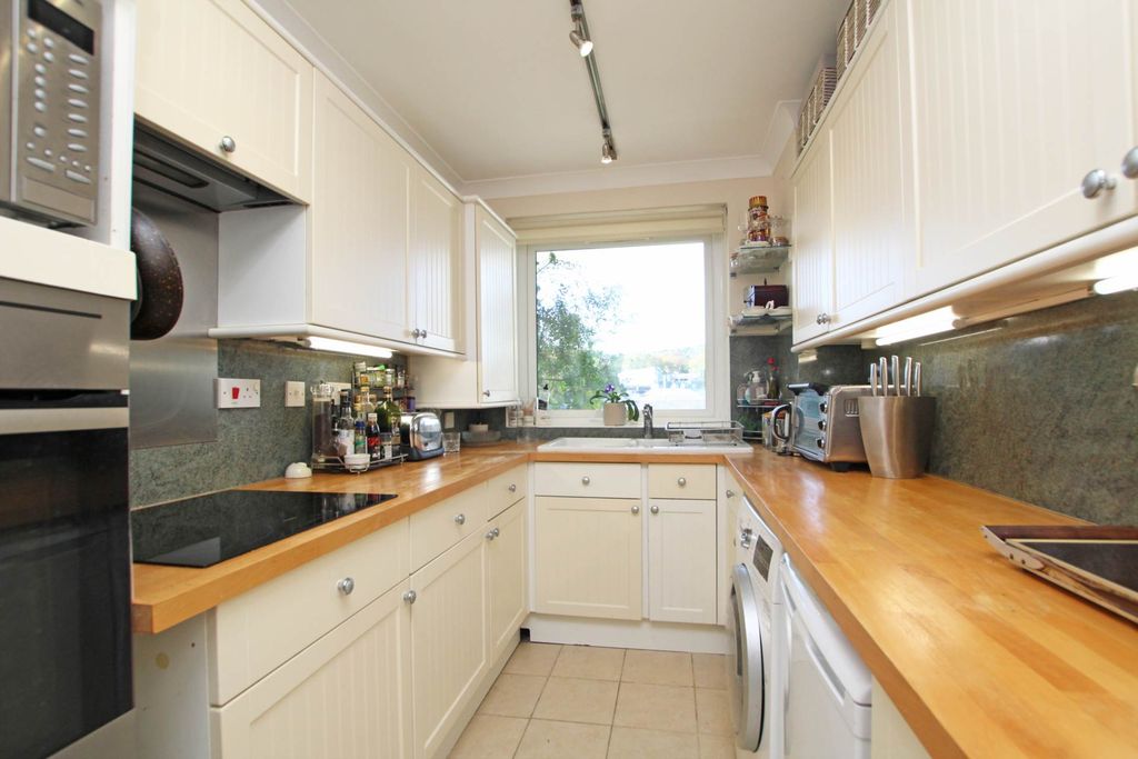 Property photo 3 of 13