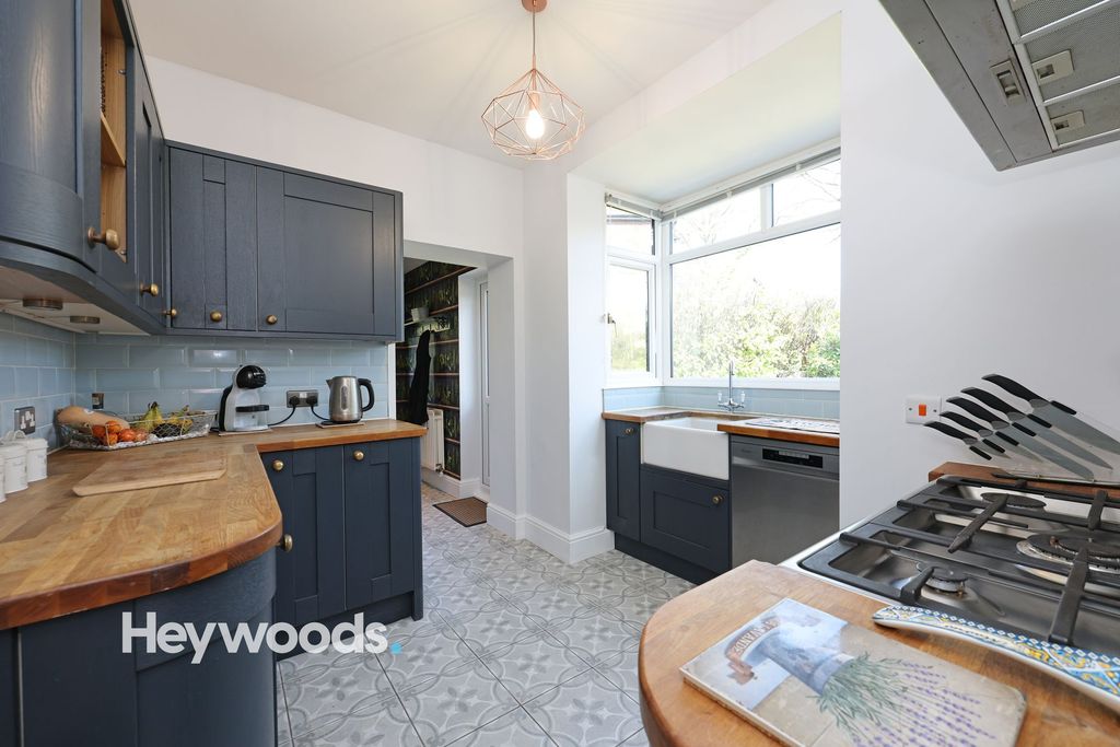 Property photo 3 of 49