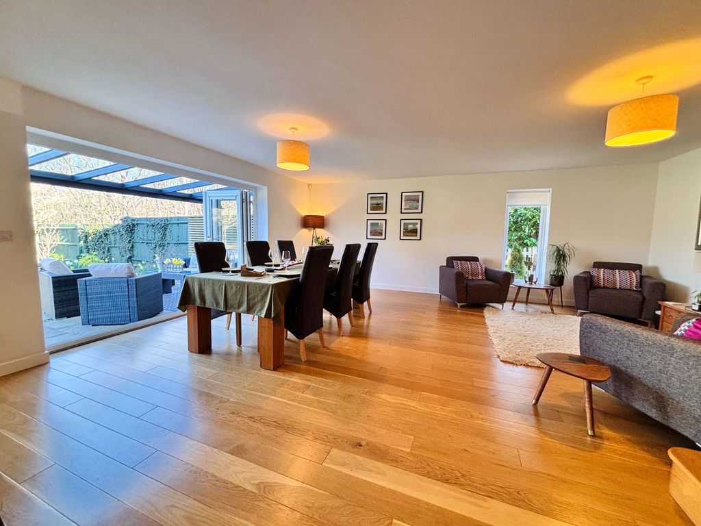 Property photo 2 of 48