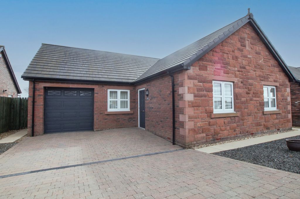 Property photo 1 of 19 External