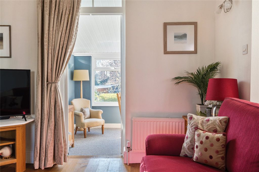 Property photo 3 of 12 Sitting Room/Dining