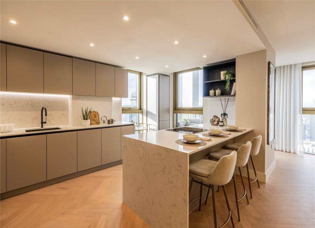 Property photo 3 of 21 Kitchen