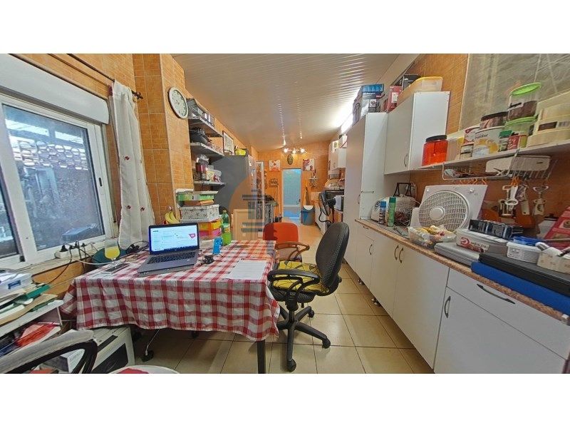Property photo 1 of 43