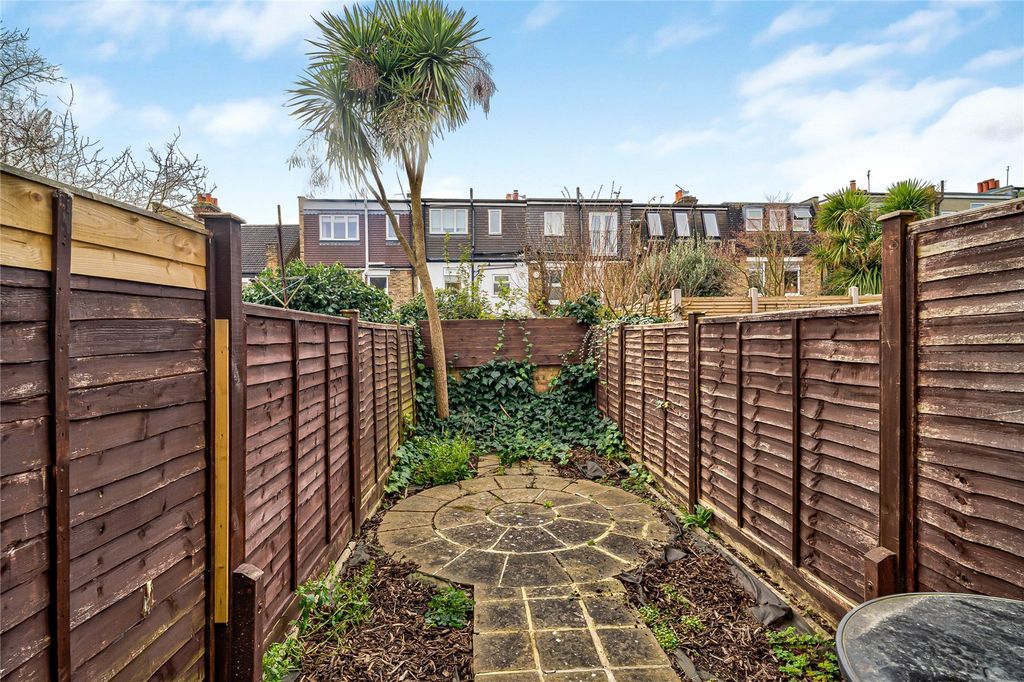 Property photo 3 of 10 Picture No. 05