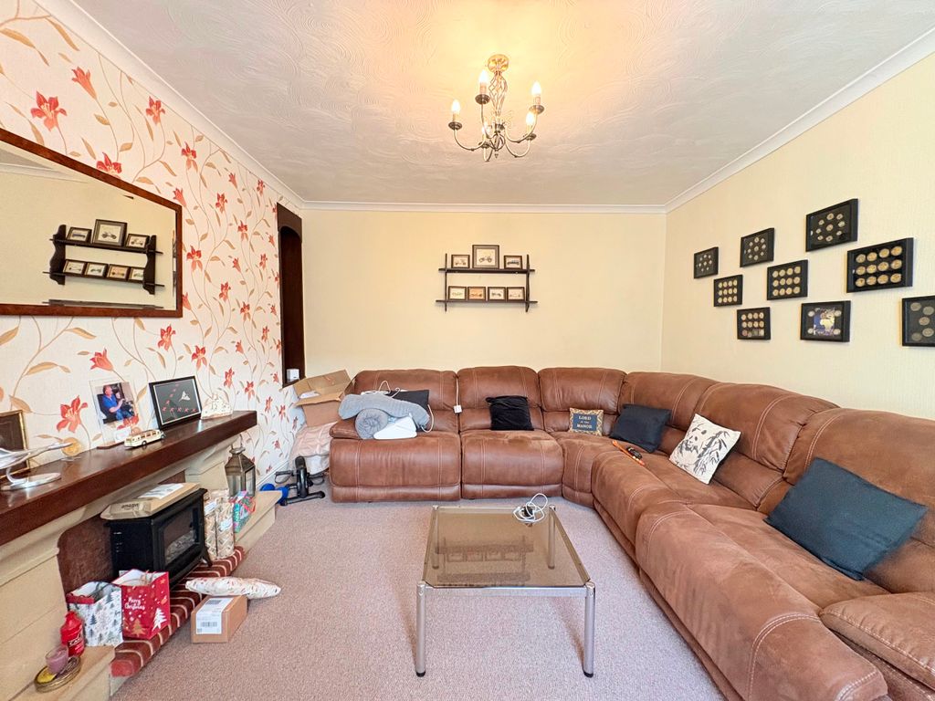 Property photo 3 of 33