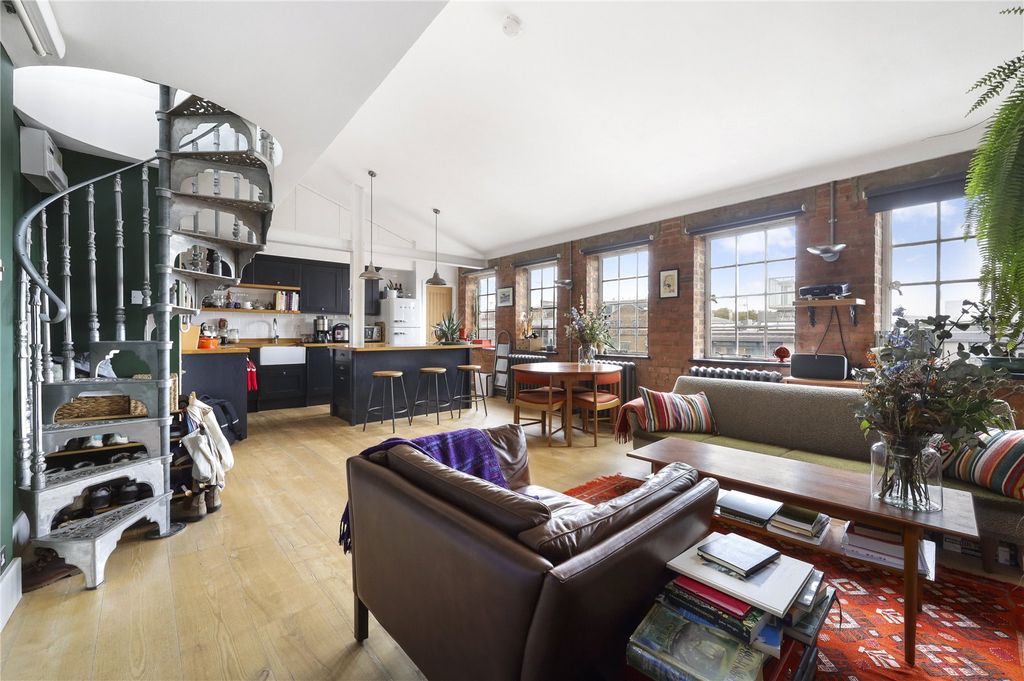 Property photo 2 of 12 Picture No. 02