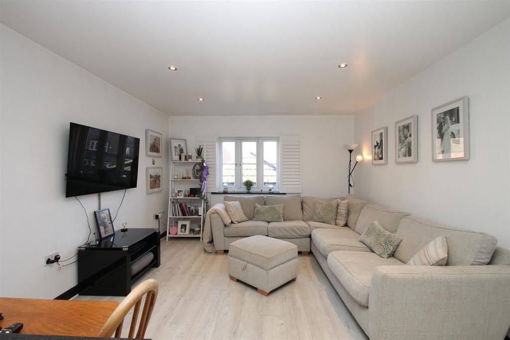 Property photo 3 of 9 Img_0046.Jpg