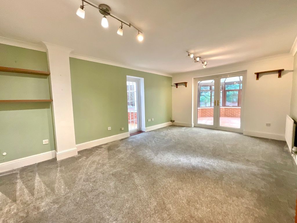 Property photo 3 of 51 4001587