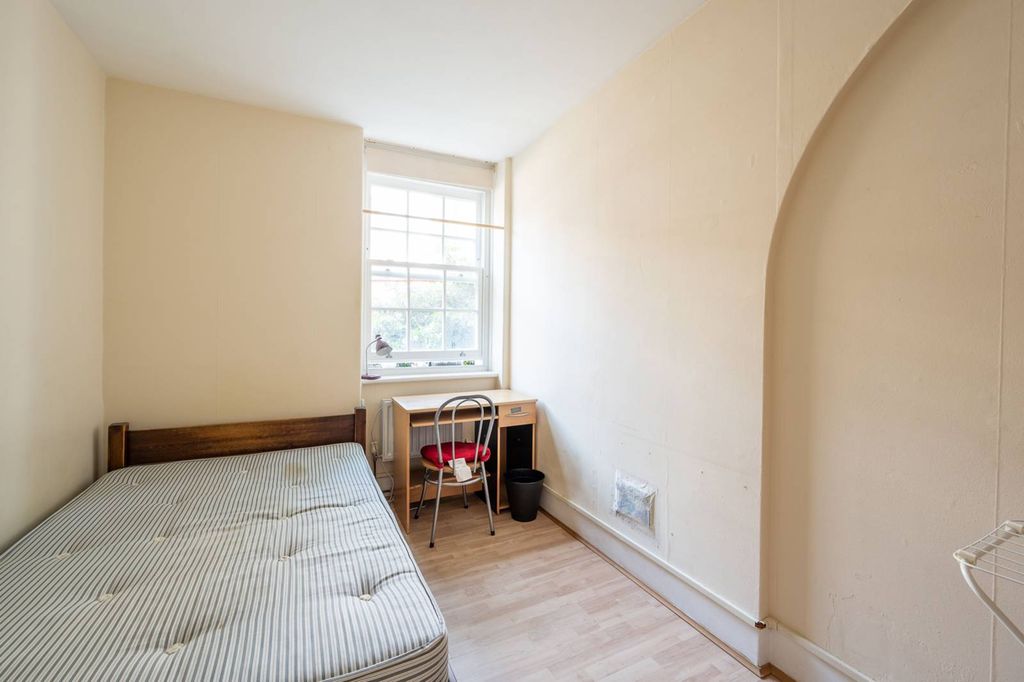 Property photo 2 of 4