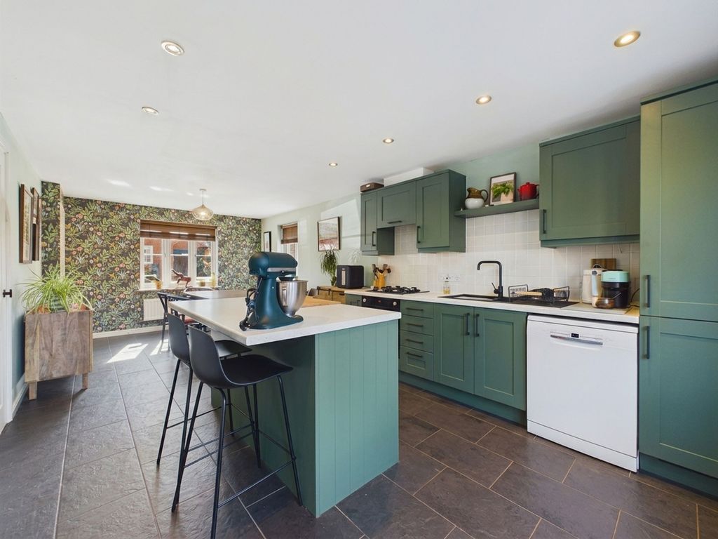 Property photo 1 of 28