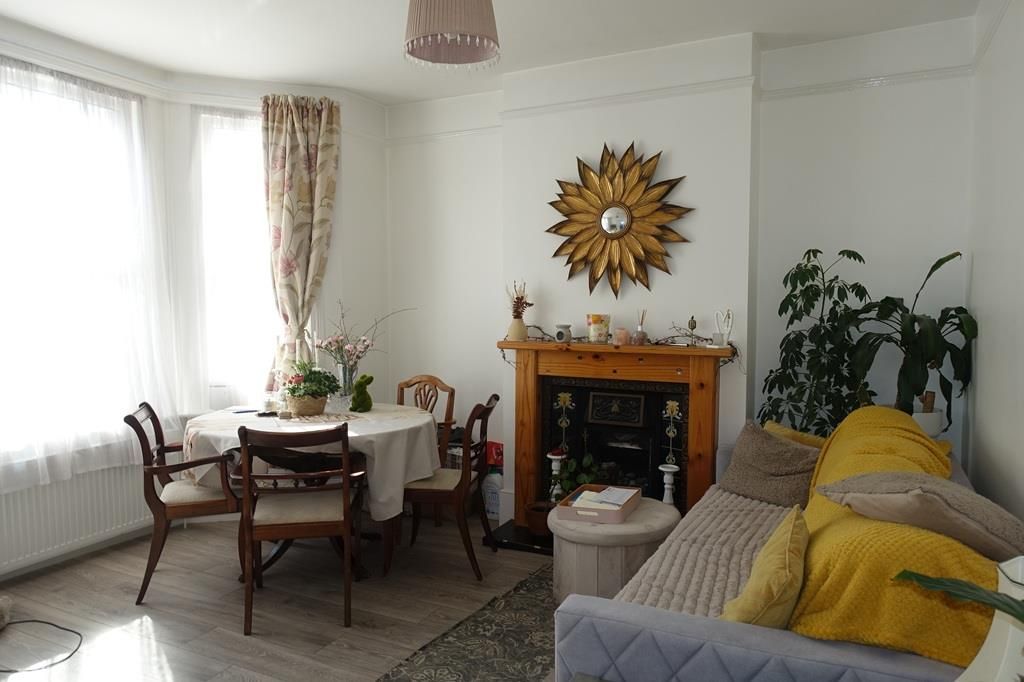 Property photo 2 of 21 Living Room