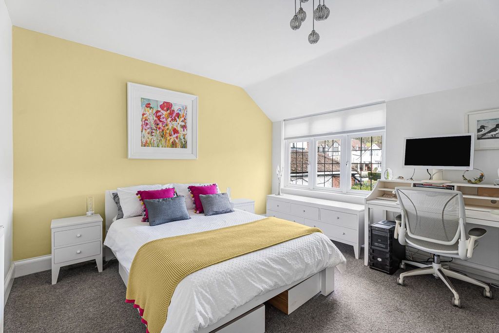 Additional image 24 of 4 bed detached house for saleGeorges Wood Road, Brookmans Park, Hatfield AL9