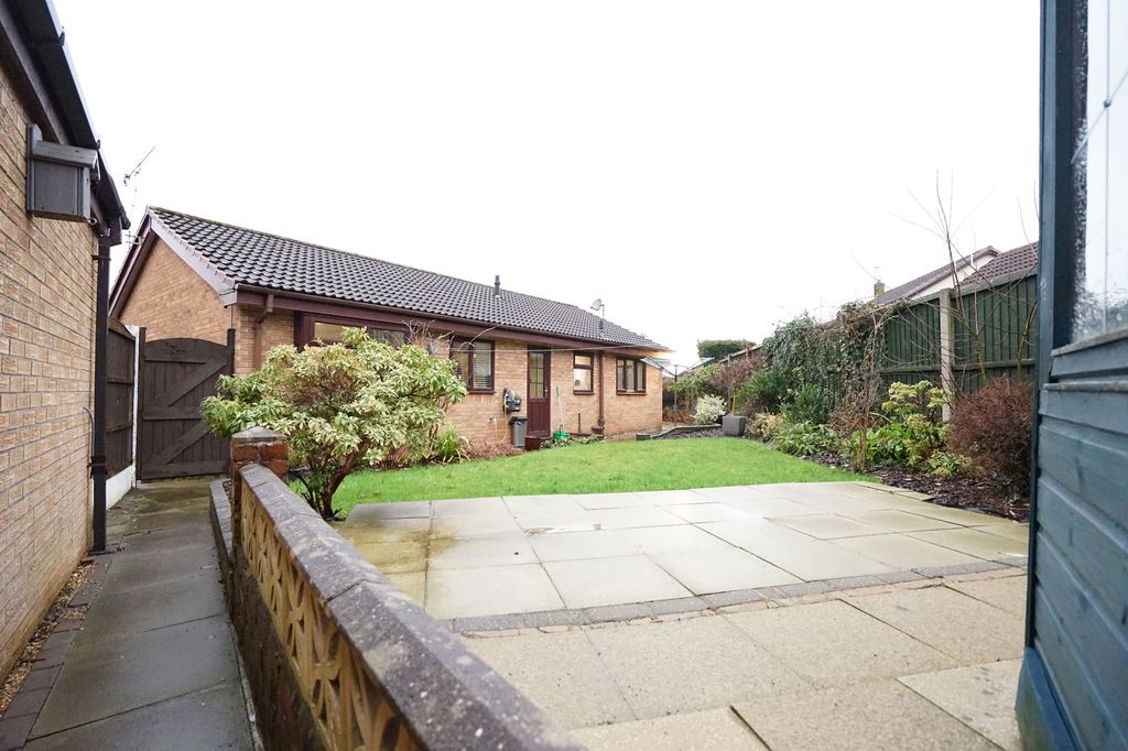 Property photo 2 of 28