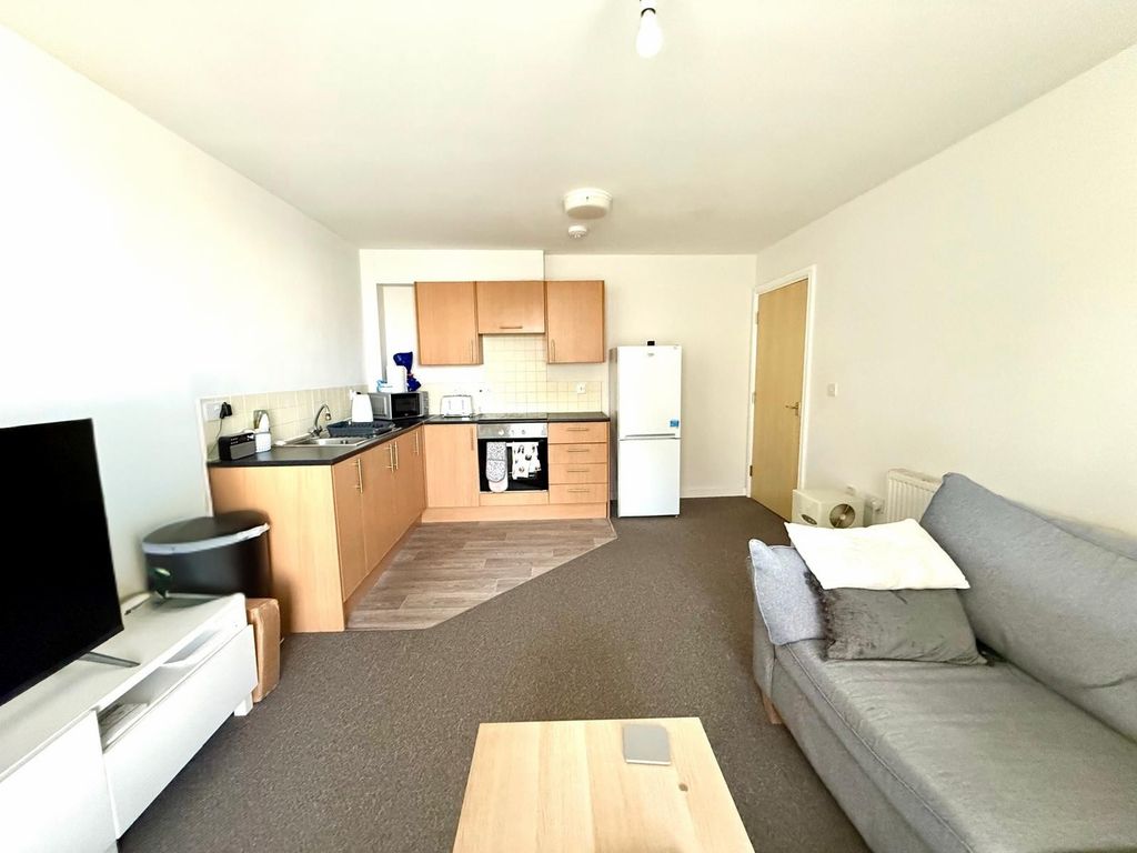 Property photo 2 of 6 1900Ac3c-1E14-477B-Af8B-A7Fc1Ff5171d