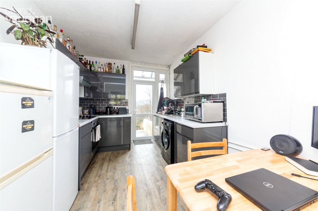 Property photo 3 of 10 Picture No. 11