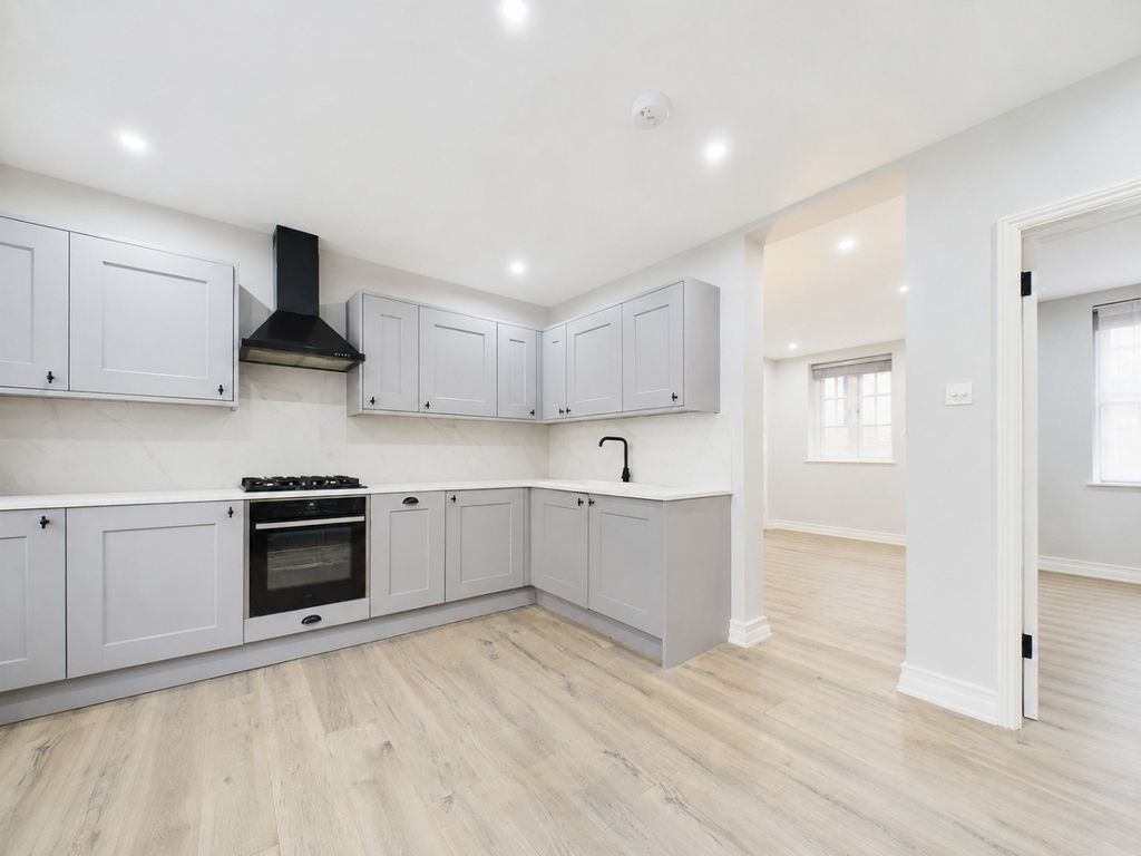 Property photo 1 of 14 962950