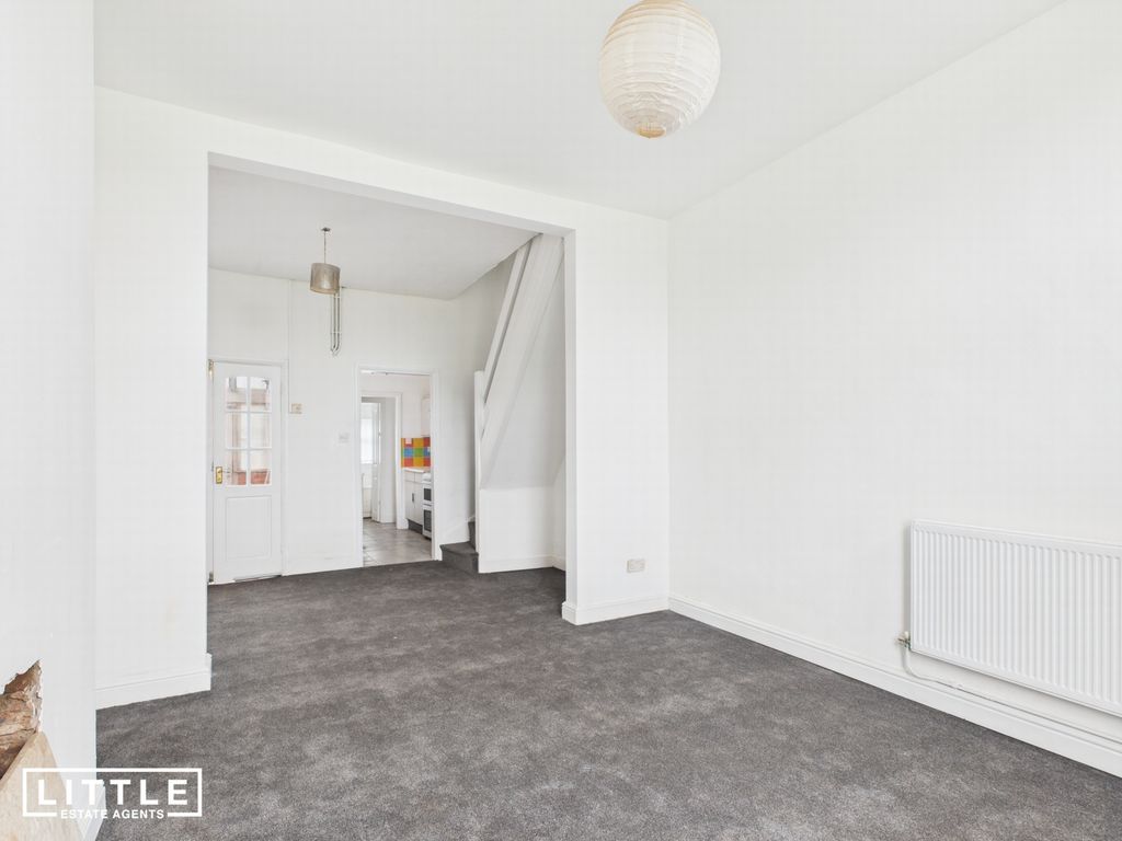 Property photo 3 of 11 Photo 5