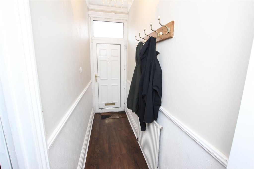 Property photo 2 of 21 Long Entrance Hall