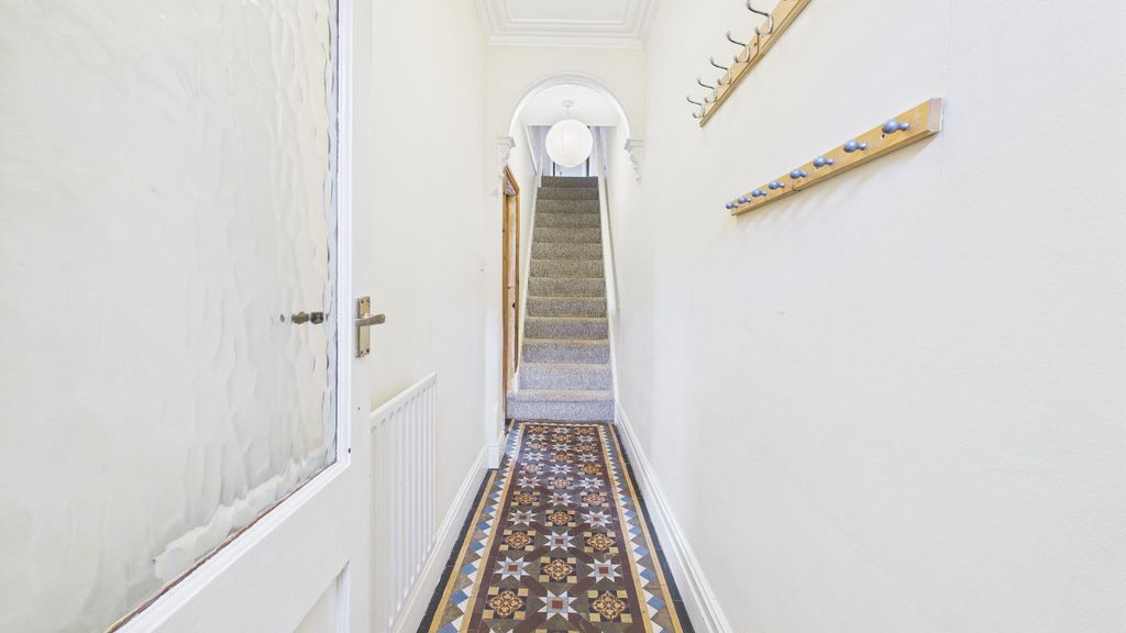 Property photo 2 of 24 4192596